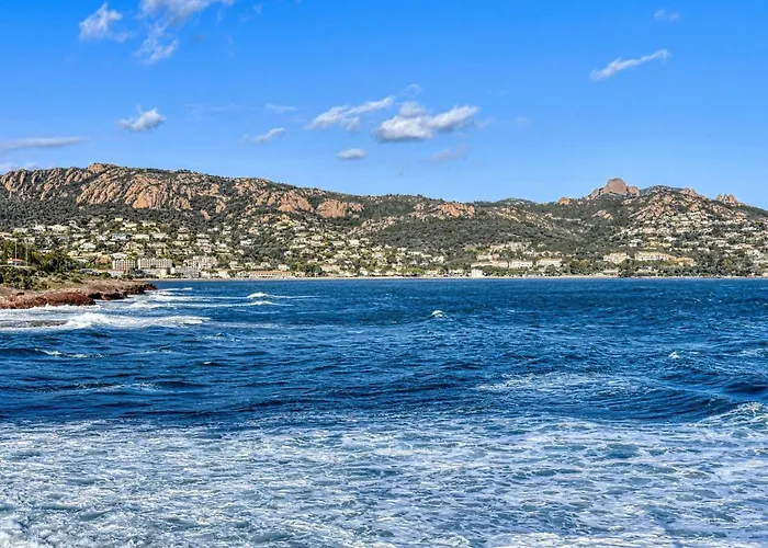 Reves De Rives By Interhome Vila Saint-Raphaël